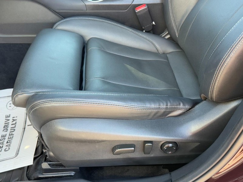 Subaru Outback Vehicle Full-screen Gallery Image 25