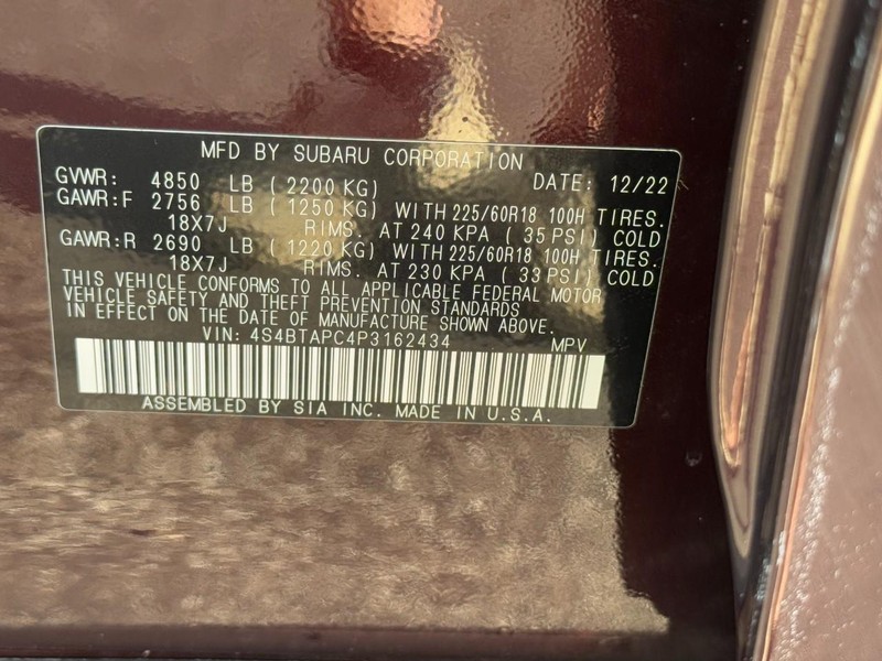 Subaru Outback Vehicle Full-screen Gallery Image 26