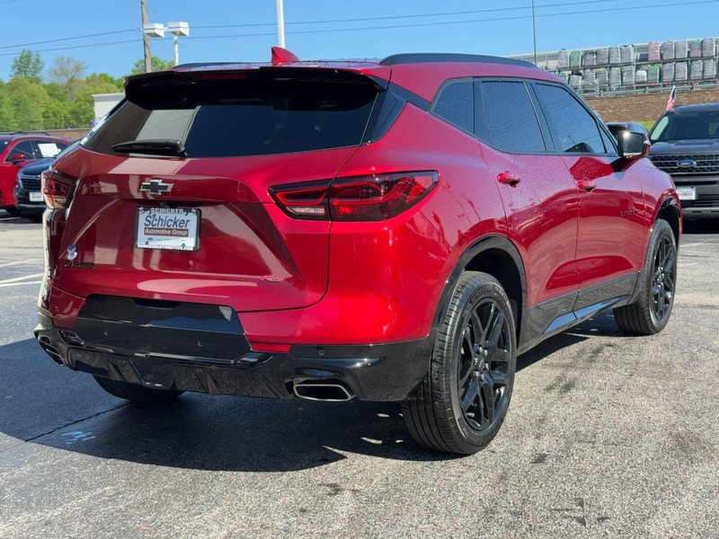 Chevrolet Blazer Vehicle Full-screen Gallery Image 03