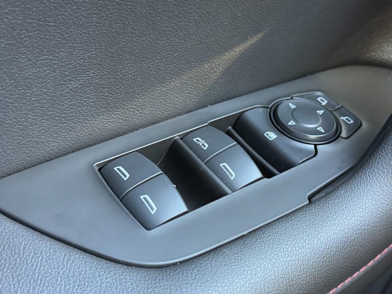 Chevrolet Blazer Vehicle Full-screen Gallery Image 23