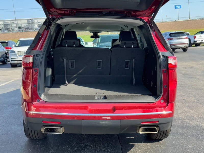 Chevrolet Traverse Vehicle Full-screen Gallery Image 06