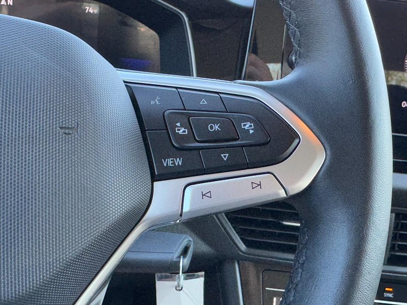 Volkswagen Jetta Vehicle Full-screen Gallery Image 17