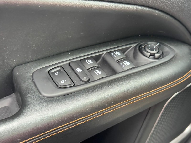 Jeep Compass Vehicle Full-screen Gallery Image 21