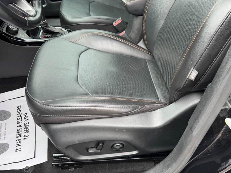 Jeep Compass Vehicle Full-screen Gallery Image 22