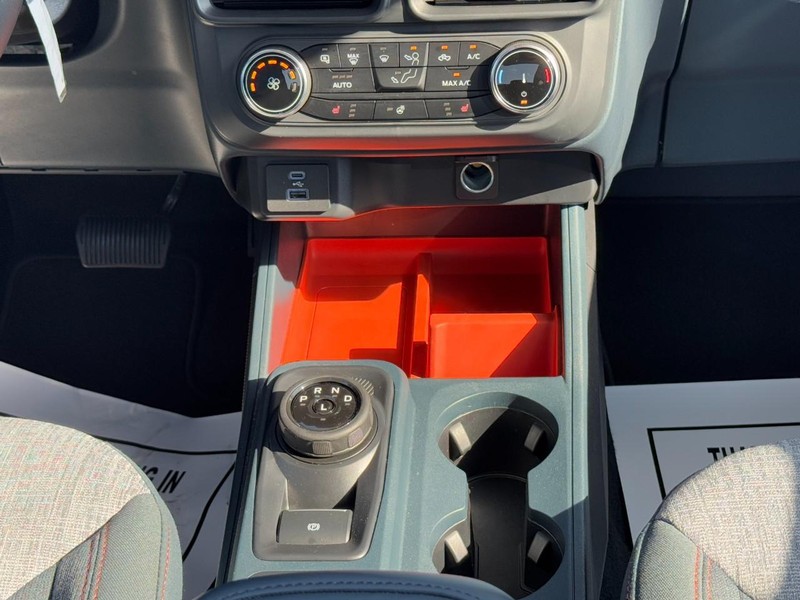 Ford Maverick Vehicle Full-screen Gallery Image 16