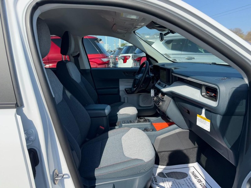Ford Maverick Vehicle Full-screen Gallery Image 17