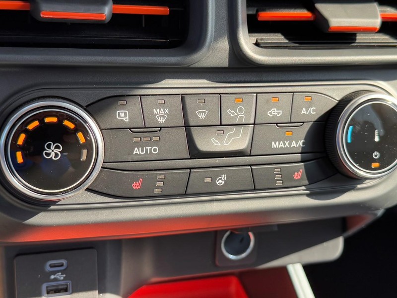 Ford Maverick Vehicle Full-screen Gallery Image 21