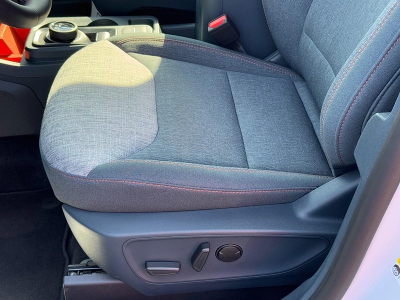 Ford Maverick Vehicle Full-screen Gallery Image 24