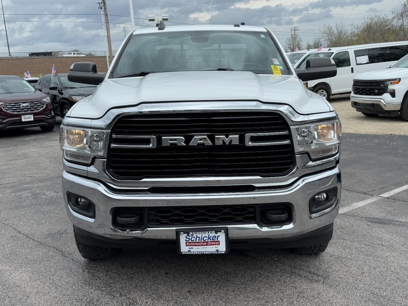 Ram 2500 Vehicle Full-screen Gallery Image 09