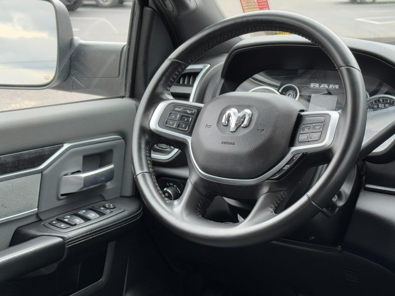 Ram 2500 Vehicle Full-screen Gallery Image 12