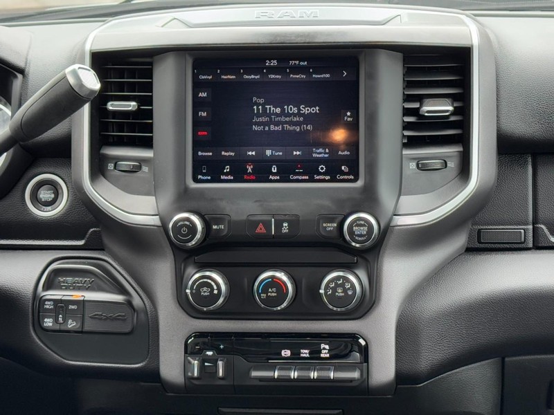 Ram 2500 Vehicle Full-screen Gallery Image 13
