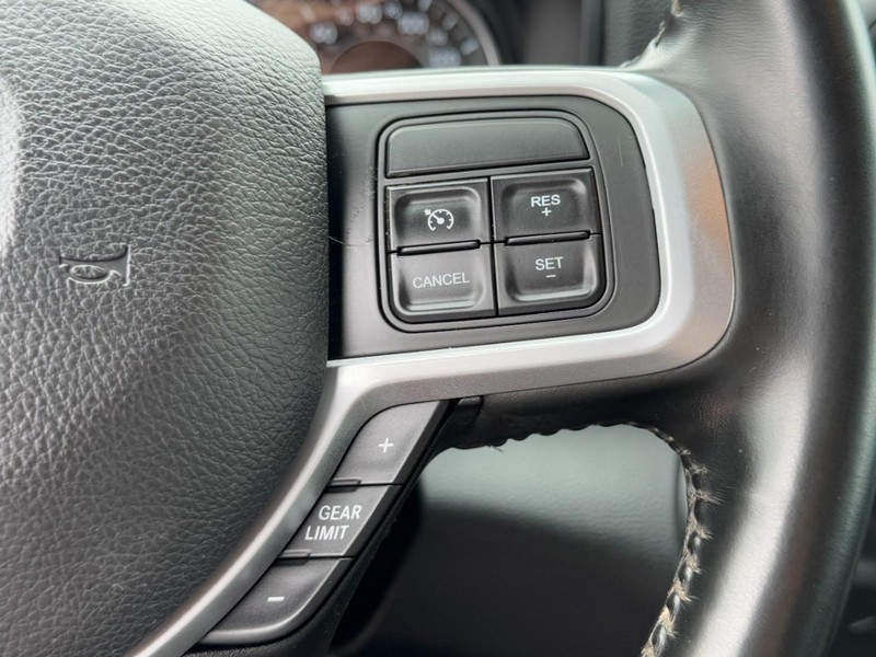 Ram 2500 Vehicle Full-screen Gallery Image 16