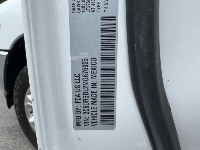 Ram 2500 Vehicle Full-screen Gallery Image 22