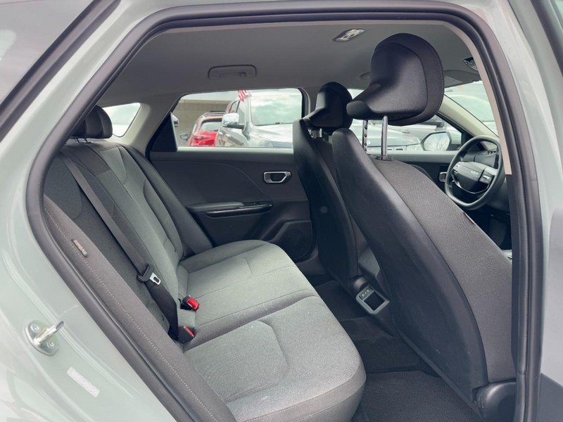 Kia K4 Vehicle Full-screen Gallery Image 10