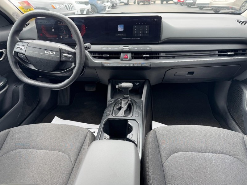 Kia K4 Vehicle Full-screen Gallery Image 11