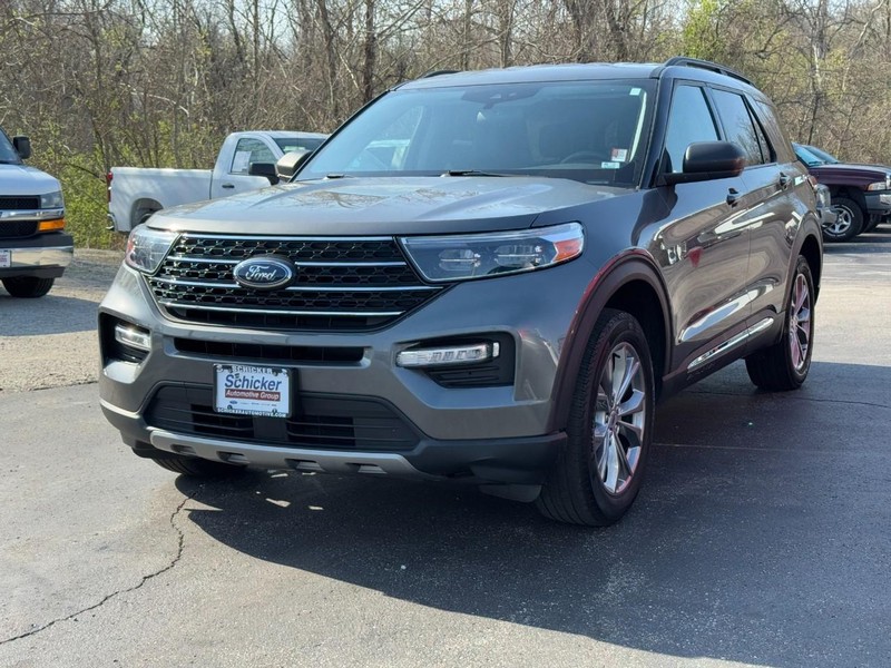 Ford Explorer Vehicle Full-screen Gallery Image 09