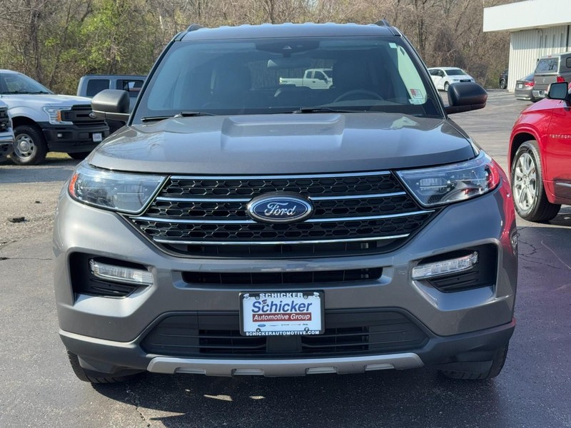 Ford Explorer Vehicle Full-screen Gallery Image 10