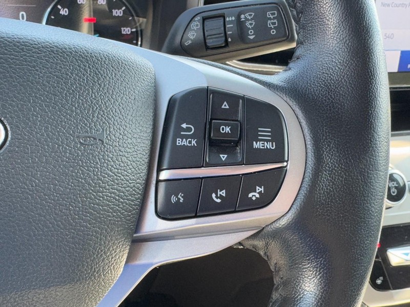 Ford Explorer Vehicle Full-screen Gallery Image 20