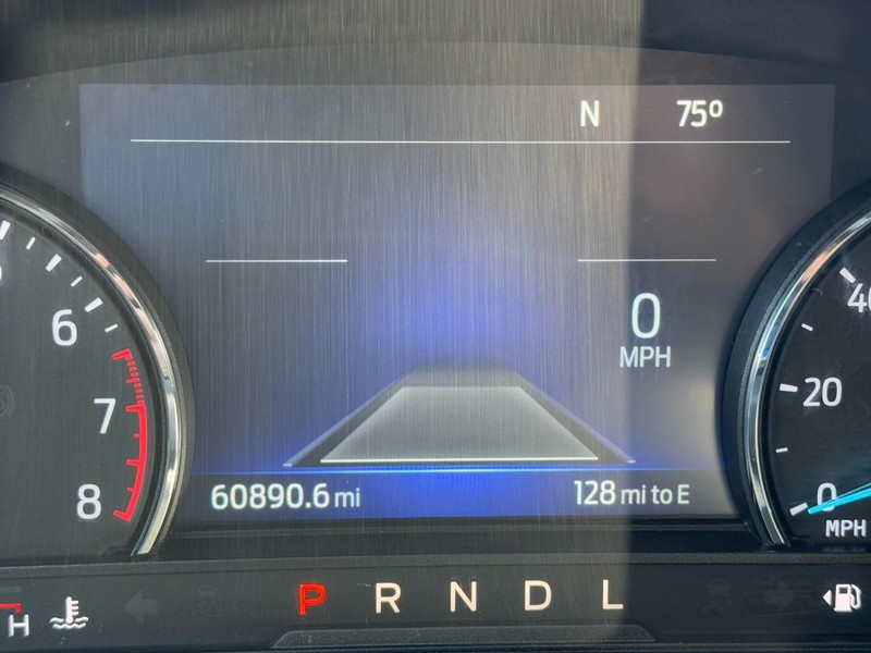 Ford Explorer Vehicle Full-screen Gallery Image 21