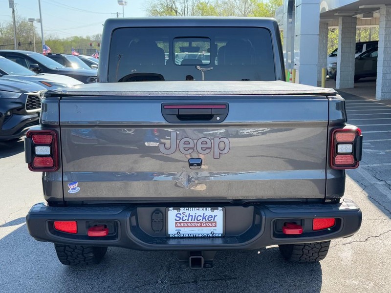 Jeep Gladiator Vehicle Full-screen Gallery Image 04