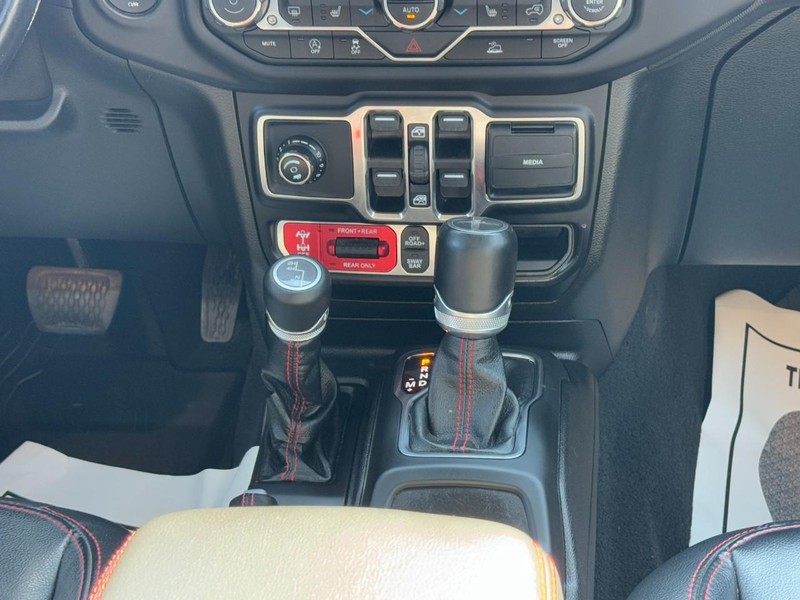 Jeep Gladiator Vehicle Full-screen Gallery Image 14