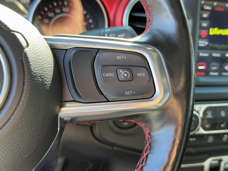 Jeep Gladiator Vehicle Full-screen Gallery Image 17