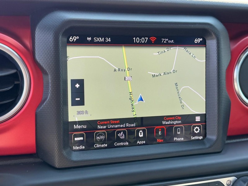 Jeep Gladiator Vehicle Full-screen Gallery Image 21