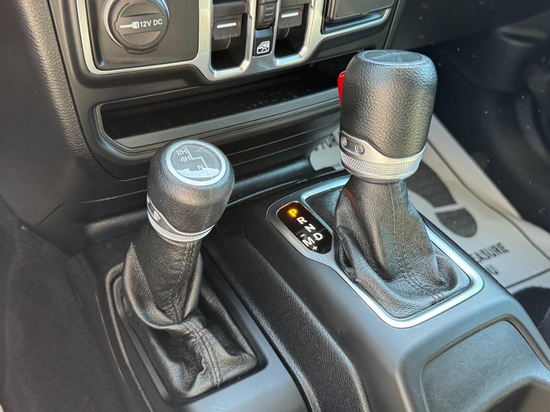 Jeep Gladiator Vehicle Full-screen Gallery Image 19