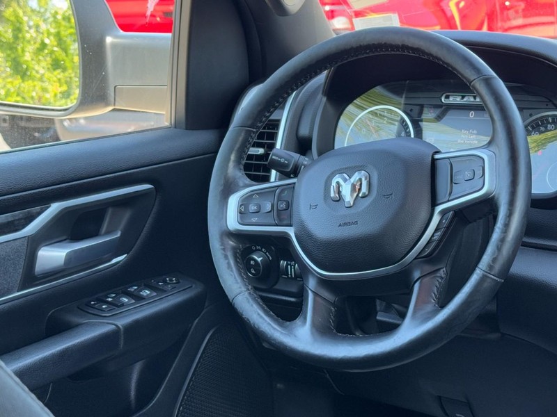 Ram 1500 Vehicle Full-screen Gallery Image 13
