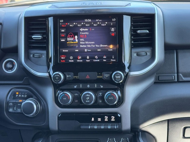 Ram 1500 Vehicle Full-screen Gallery Image 14