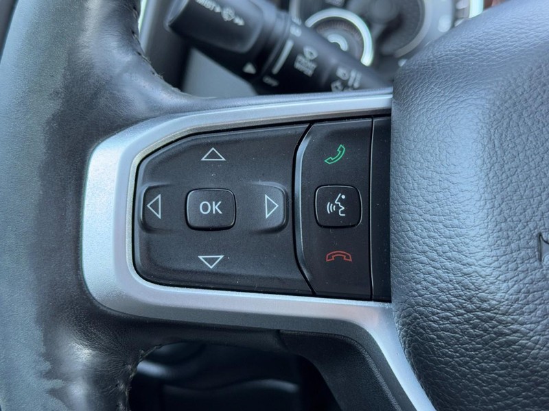 Ram 1500 Vehicle Full-screen Gallery Image 17