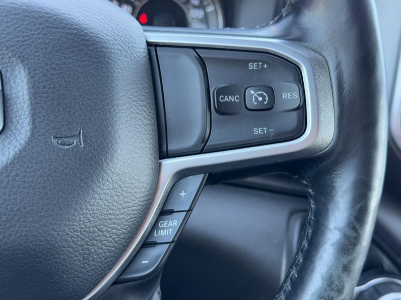 Ram 1500 Vehicle Full-screen Gallery Image 18