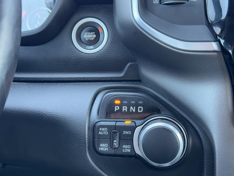Ram 1500 Vehicle Full-screen Gallery Image 21