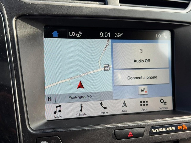 Ford Explorer Vehicle Full-screen Gallery Image 22