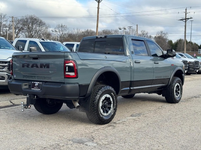 Ram 2500 Vehicle Full-screen Gallery Image 03