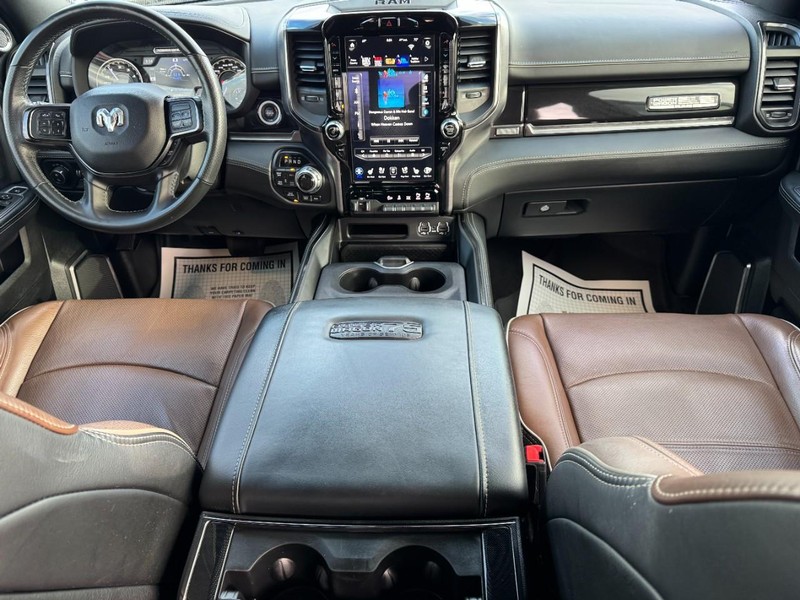 Ram 2500 Vehicle Full-screen Gallery Image 11