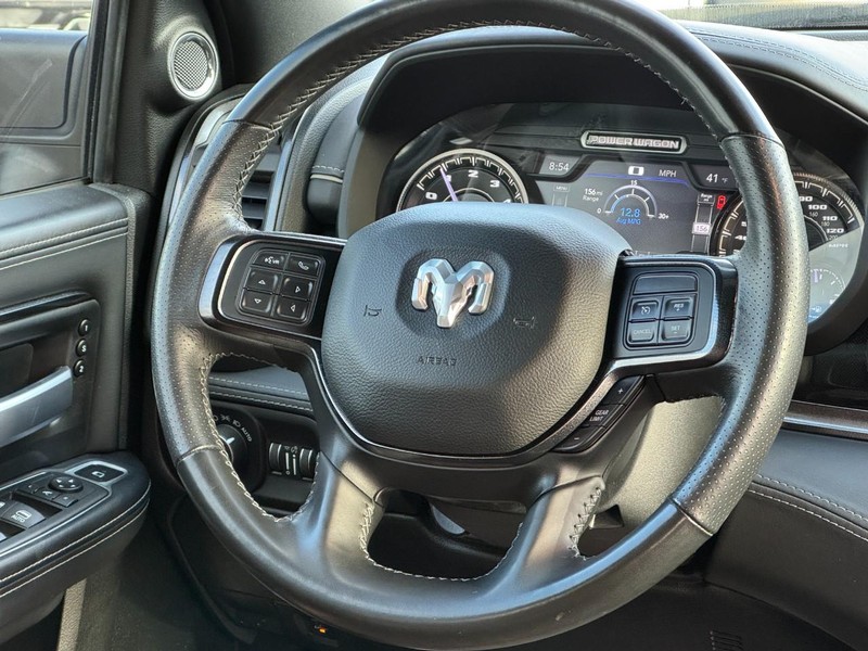 Ram 2500 Vehicle Full-screen Gallery Image 12