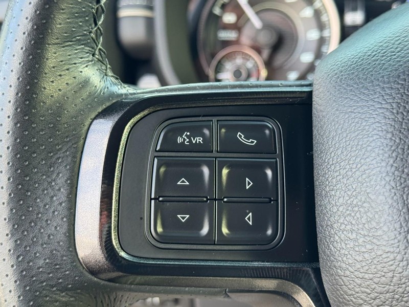 Ram 2500 Vehicle Full-screen Gallery Image 19