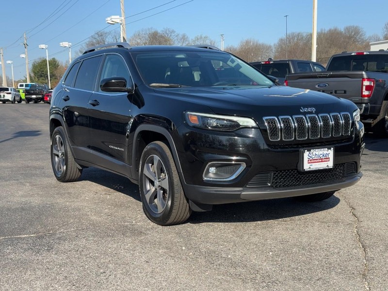 Jeep Cherokee Vehicle Full-screen Gallery Image 02