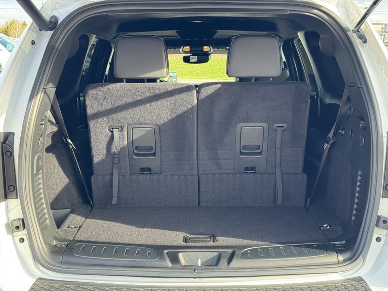 Dodge Durango Vehicle Full-screen Gallery Image 04