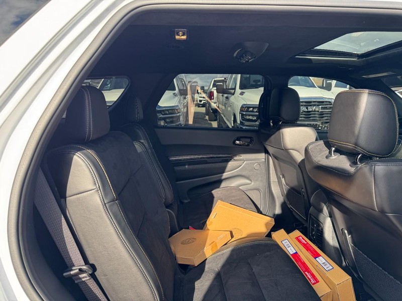 Dodge Durango Vehicle Full-screen Gallery Image 11