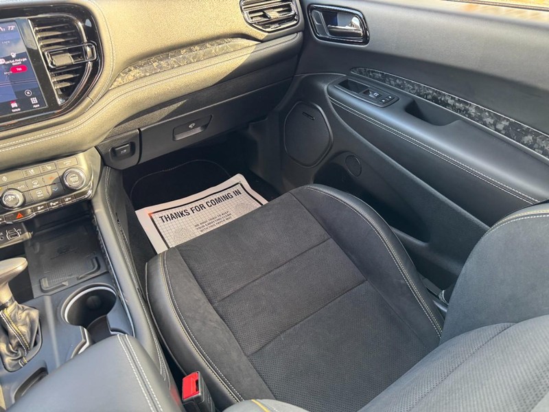 Dodge Durango Vehicle Full-screen Gallery Image 16