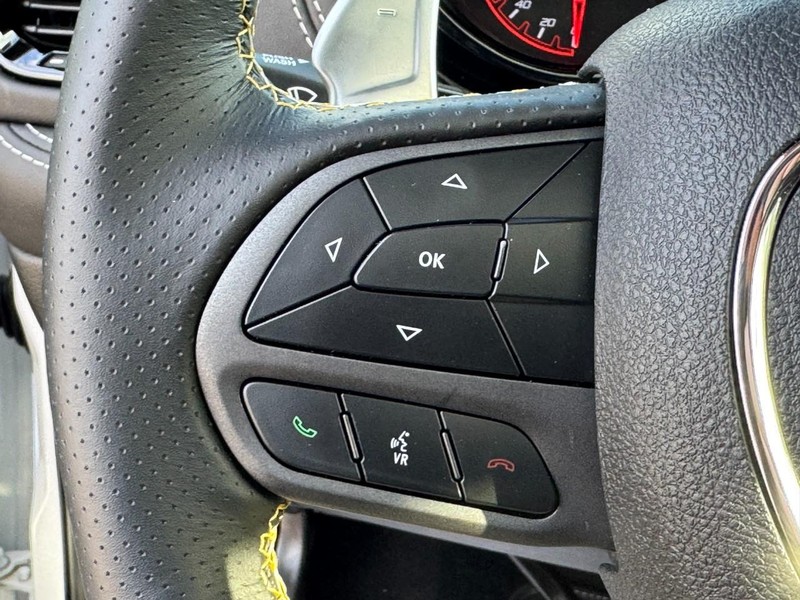 Dodge Durango Vehicle Full-screen Gallery Image 18