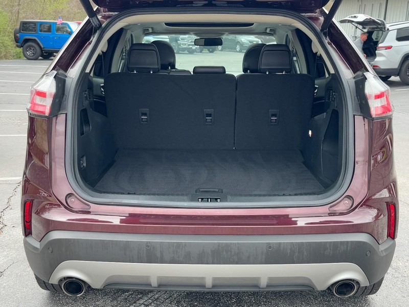 Ford Edge Vehicle Full-screen Gallery Image 05