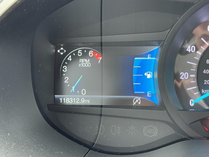 Ford Edge Vehicle Full-screen Gallery Image 17