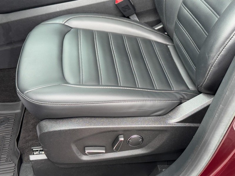 Ford Edge Vehicle Full-screen Gallery Image 21