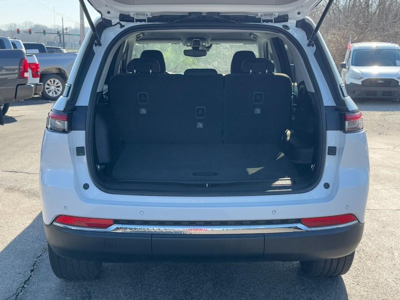 Jeep Grand Cherokee Vehicle Full-screen Gallery Image 05