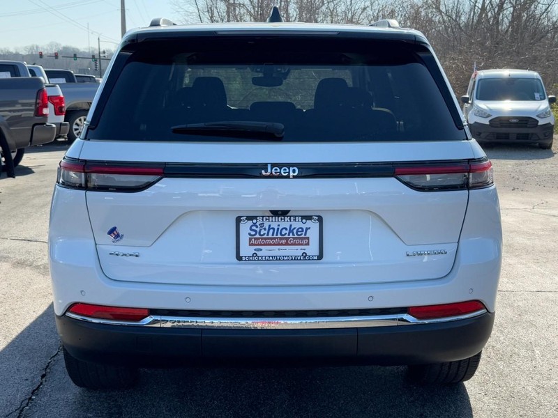 Jeep Grand Cherokee Vehicle Full-screen Gallery Image 06