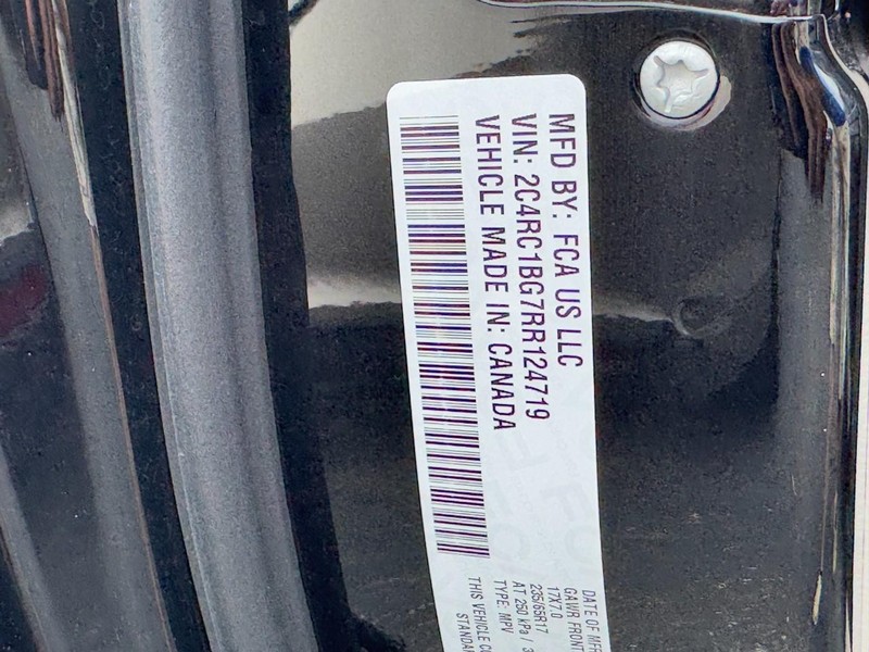 Chrysler Pacifica Vehicle Full-screen Gallery Image 26