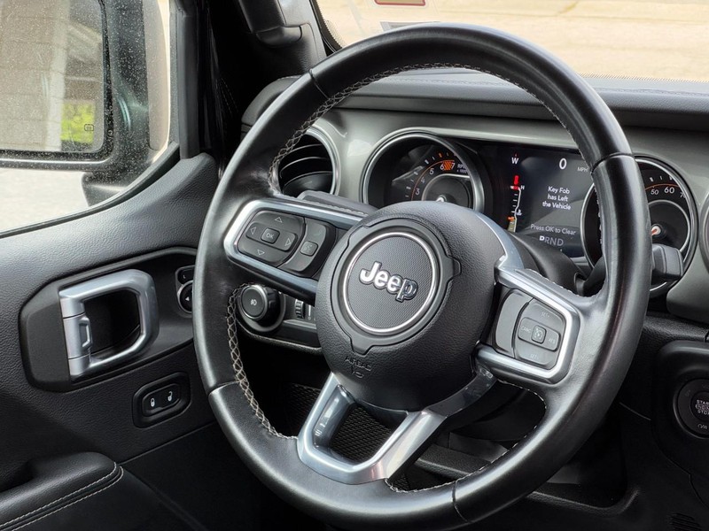 Jeep Wrangler Vehicle Full-screen Gallery Image 12